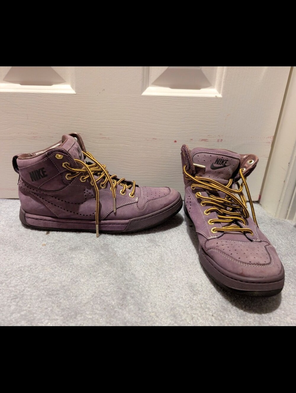 Nike Mauve High-Top Sneakers with Yellow Laces